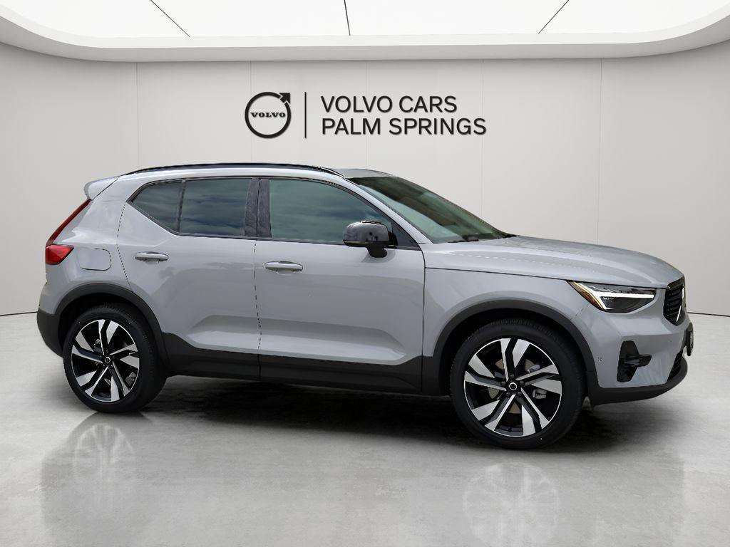 new 2025 Volvo XC40 car, priced at $51,035