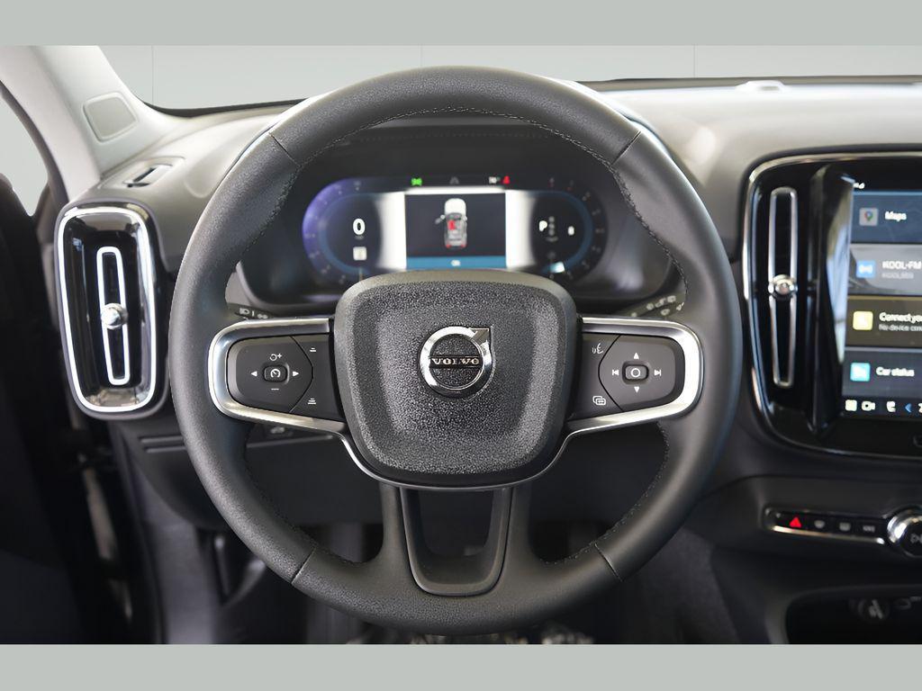 new 2025 Volvo XC40 car, priced at $46,015