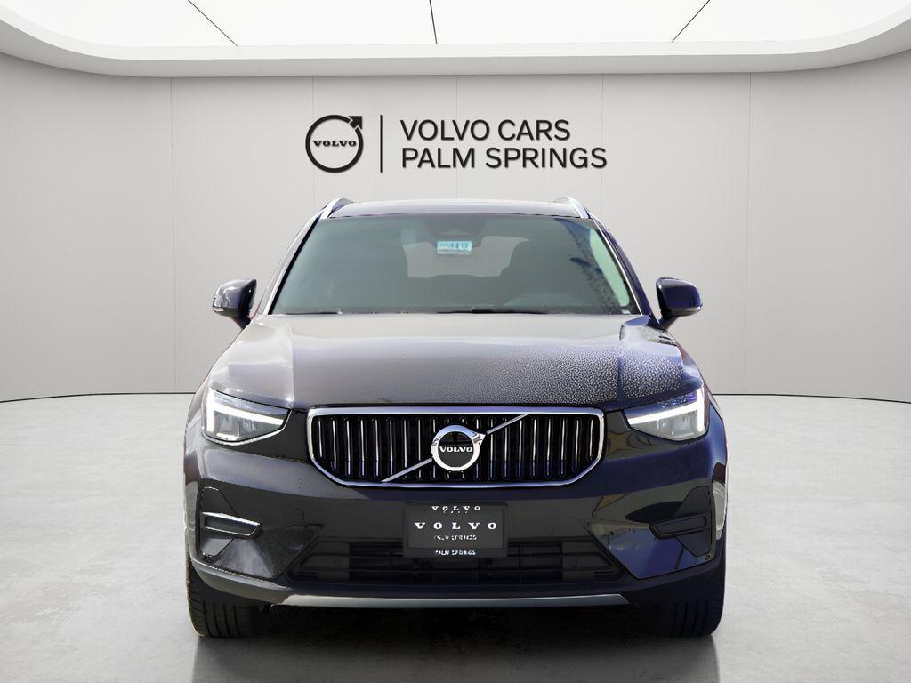 new 2025 Volvo XC40 car, priced at $46,015