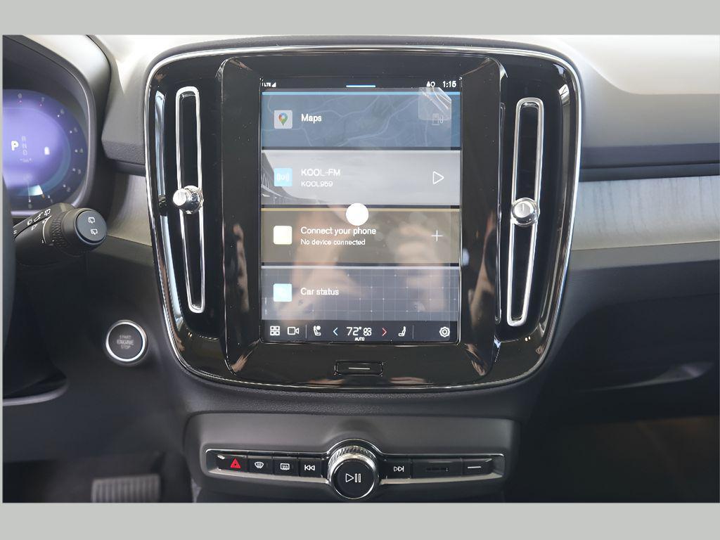 new 2025 Volvo XC40 car, priced at $46,015