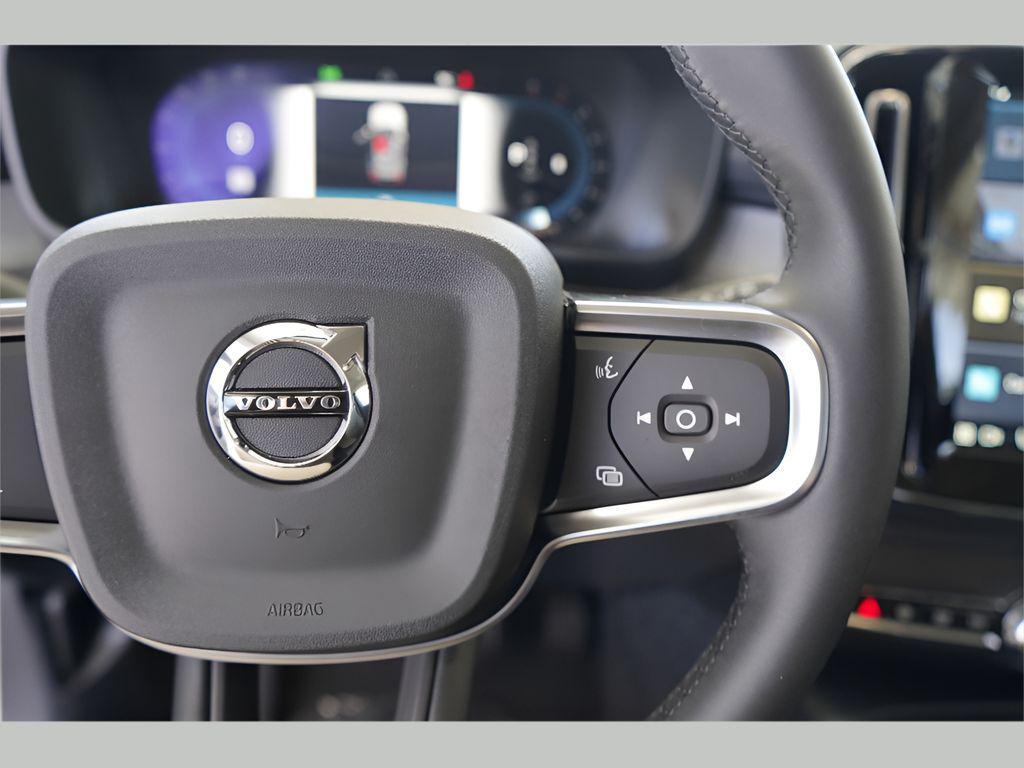new 2025 Volvo XC40 car, priced at $51,465