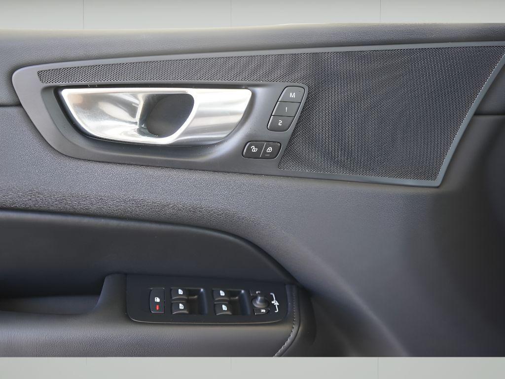 new 2025 Volvo XC60 car, priced at $40,900