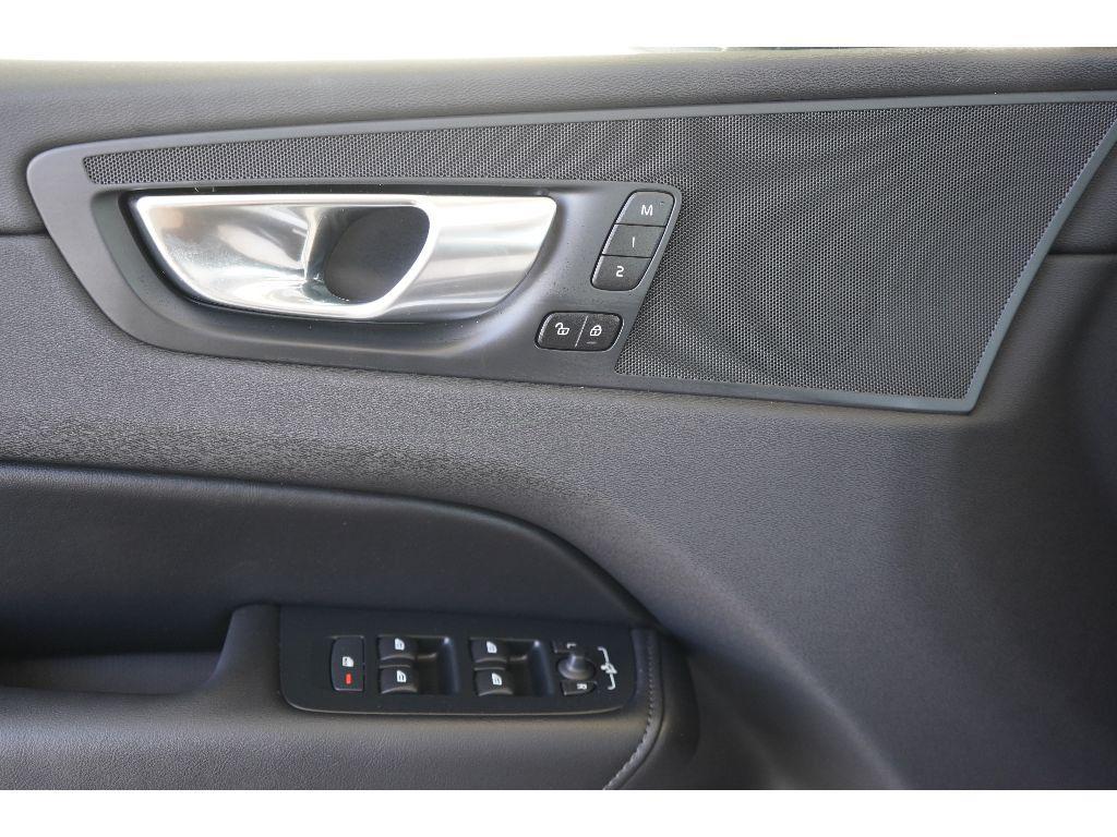 new 2025 Volvo XC60 car, priced at $50,900