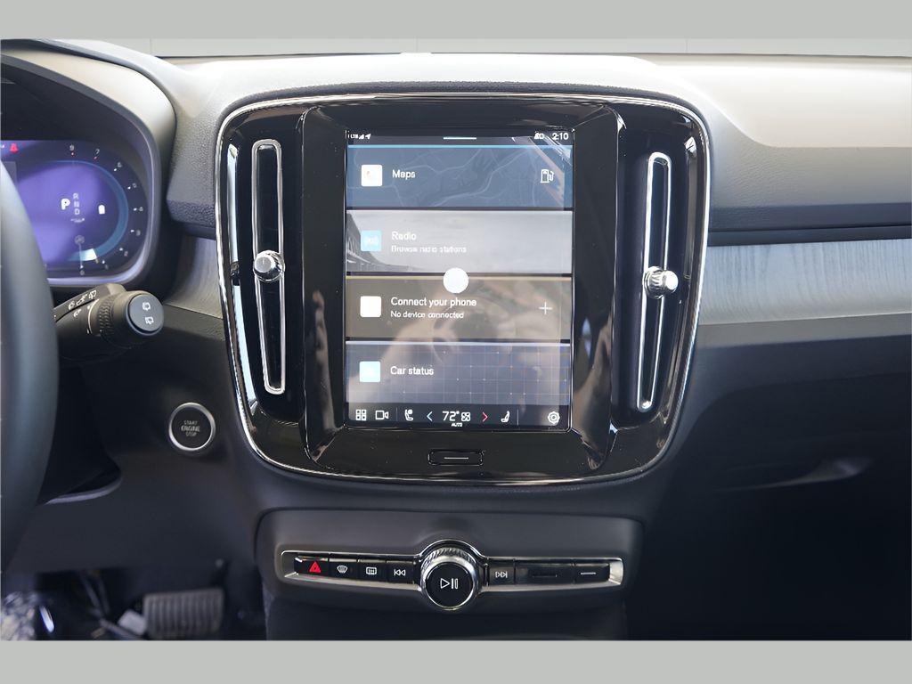 new 2025 Volvo XC40 car, priced at $46,035