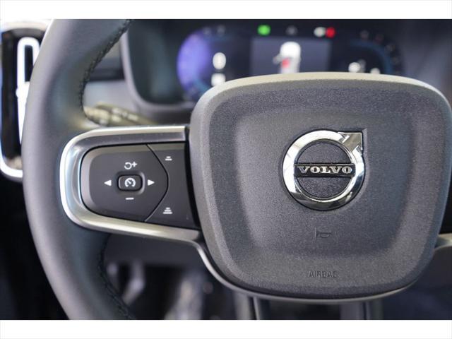 new 2025 Volvo XC40 car, priced at $46,035