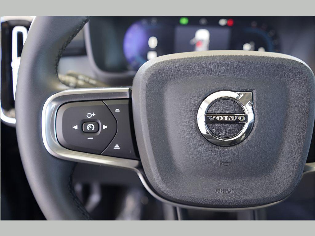 new 2025 Volvo XC40 car, priced at $46,035