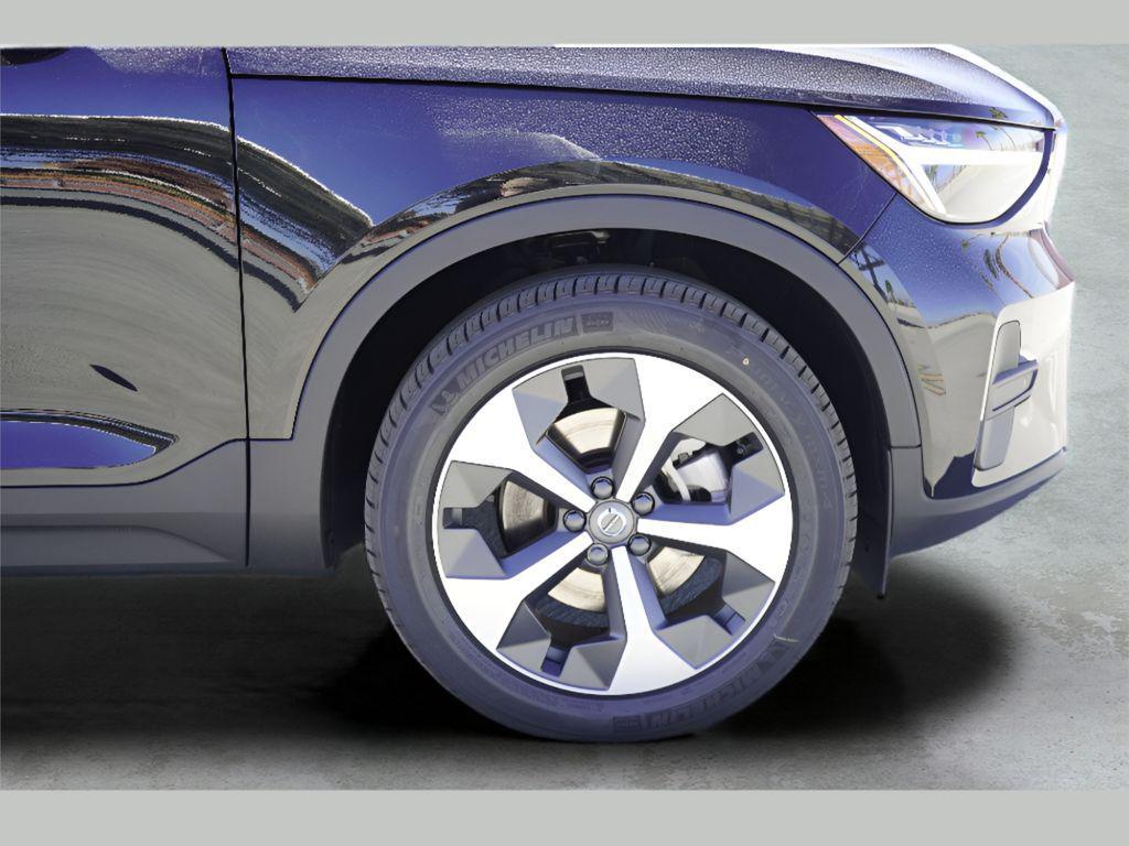 new 2025 Volvo XC40 car, priced at $46,035
