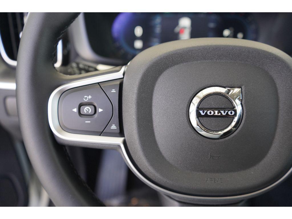 new 2025 Volvo XC60 car, priced at $50,900