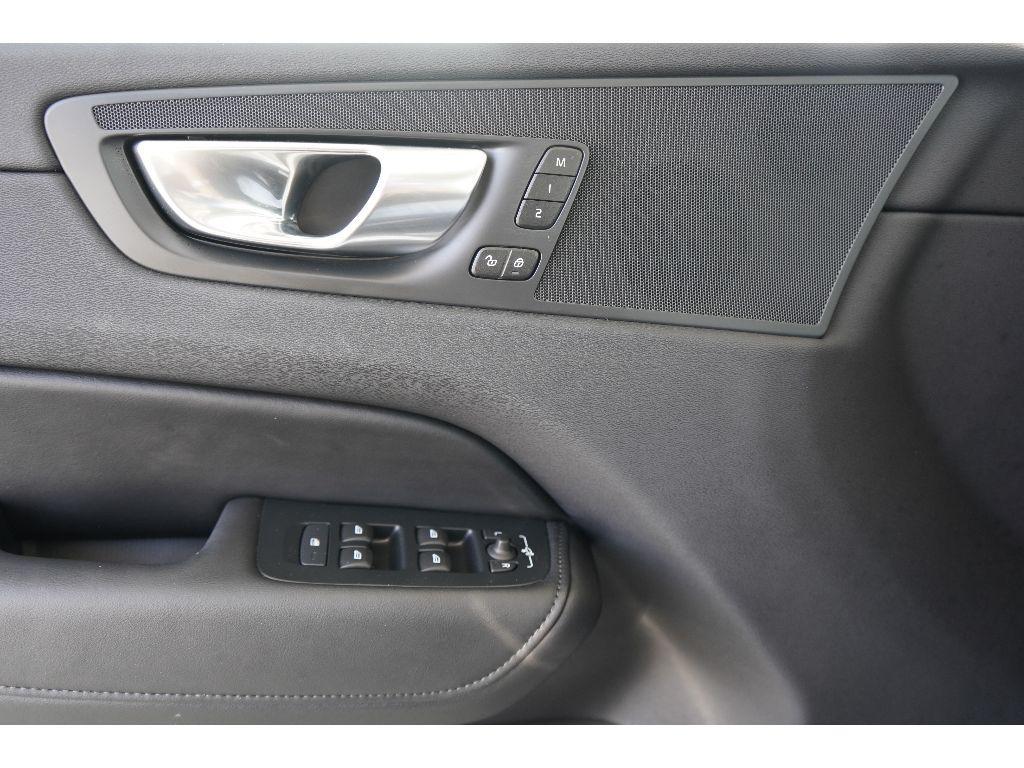 new 2025 Volvo XC60 car, priced at $50,900