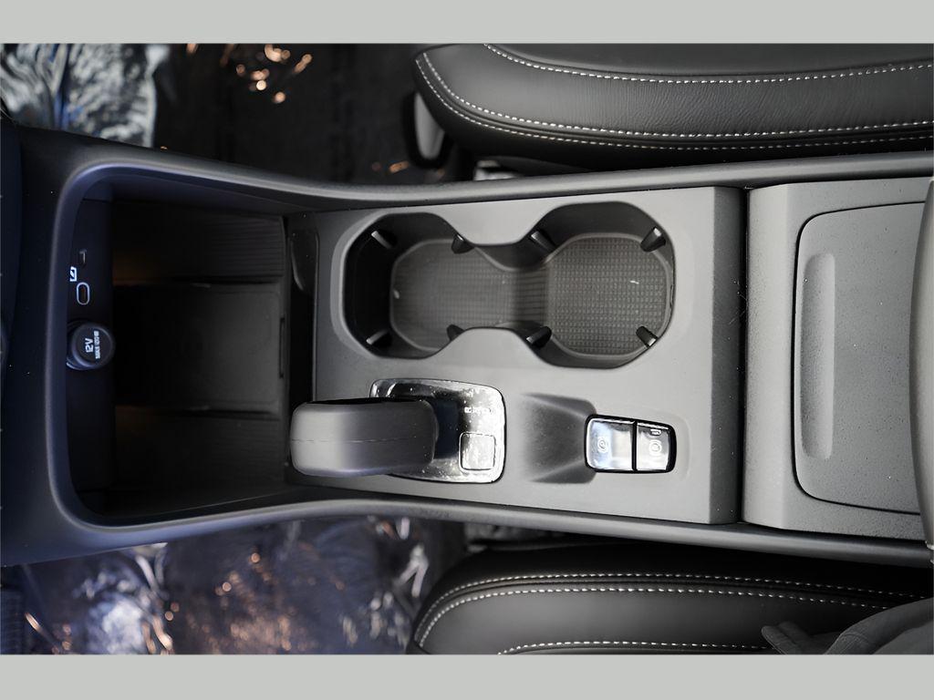 new 2025 Volvo XC40 car, priced at $46,485