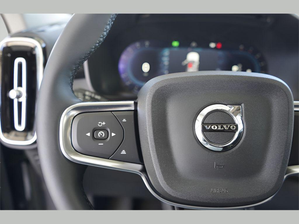 new 2025 Volvo XC40 car, priced at $45,315