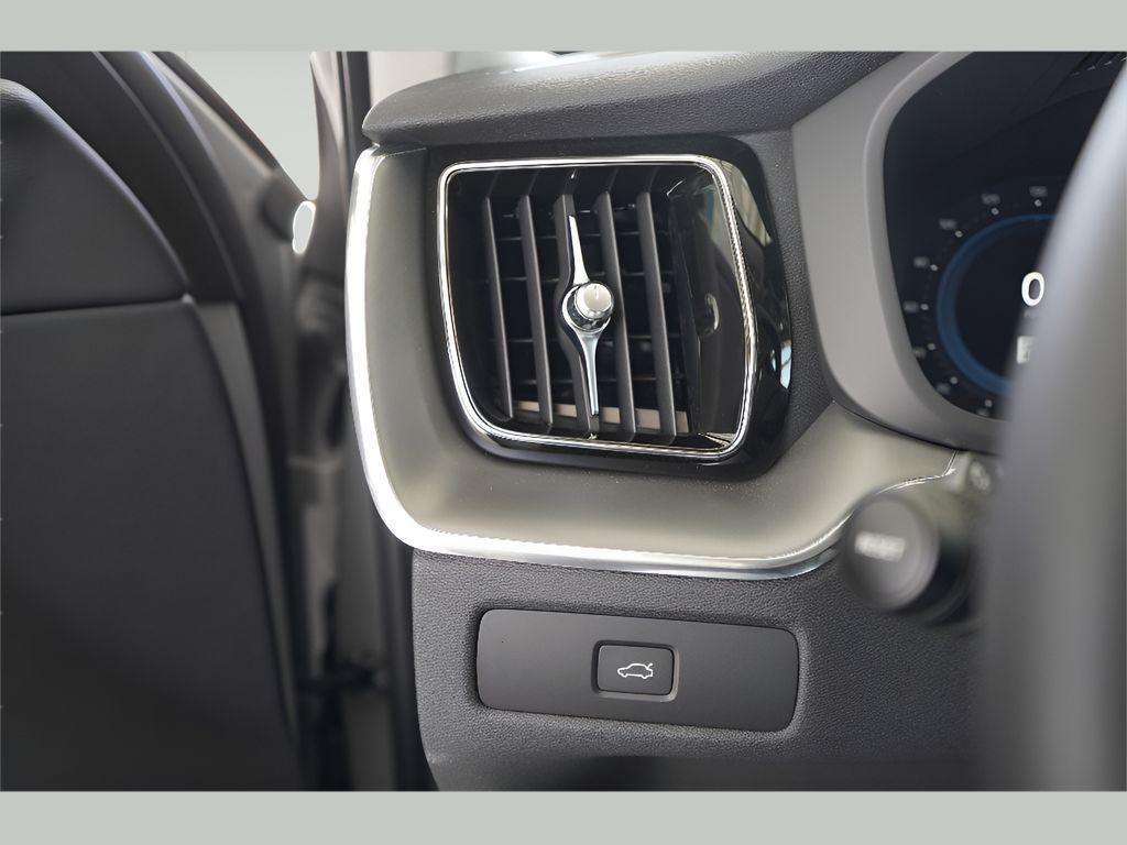 new 2025 Volvo XC60 car, priced at $50,900