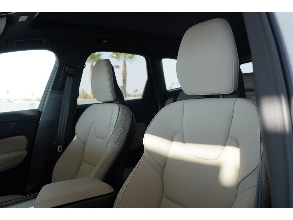 new 2026 Volvo XC60 car, priced at $58,015