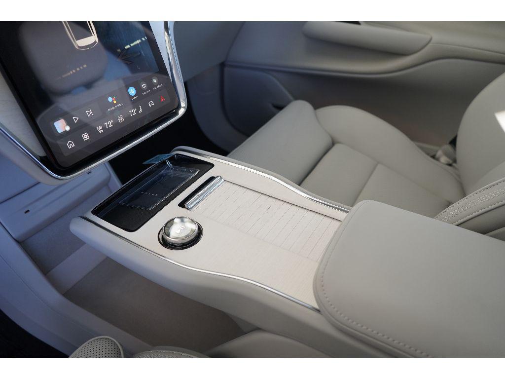 new 2025 Volvo EX90 car, priced at $87,140