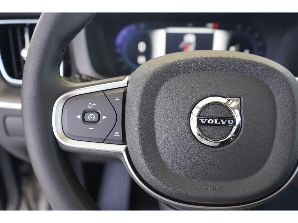 new 2025 Volvo XC60 car, priced at $50,900