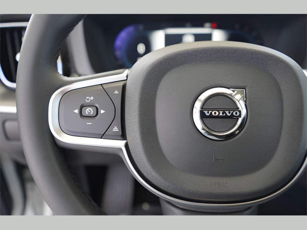 new 2025 Volvo XC60 car, priced at $50,900