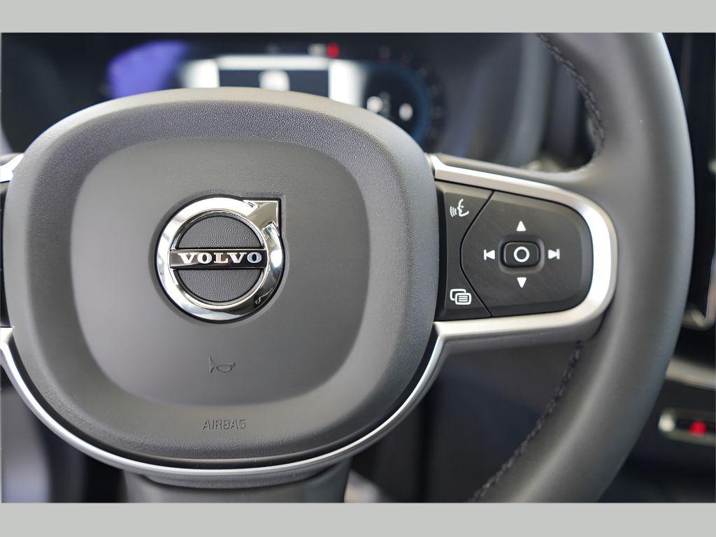 new 2025 Volvo XC60 car, priced at $50,900