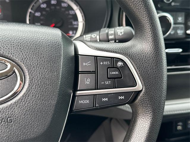 used 2022 Toyota Highlander car, priced at $32,665