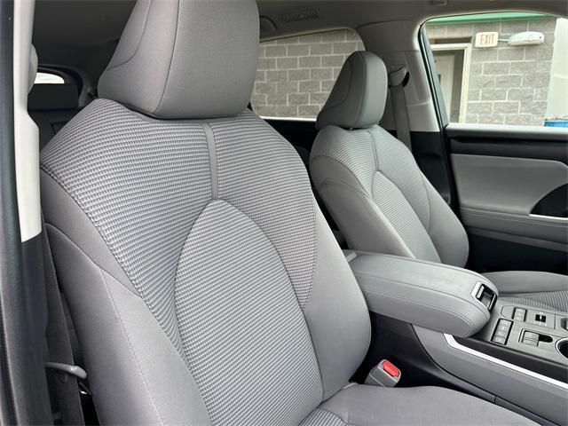 used 2022 Toyota Highlander car, priced at $32,665