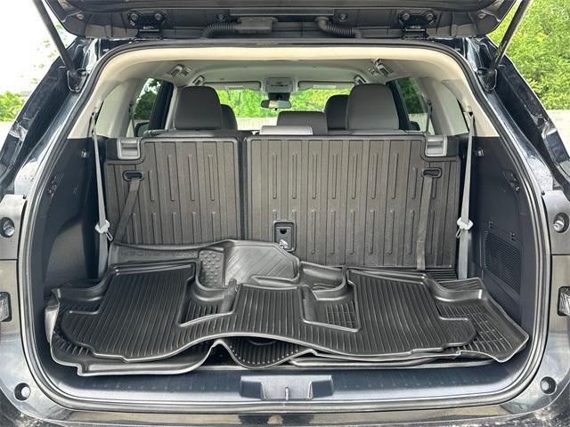 used 2022 Toyota Highlander car, priced at $32,665