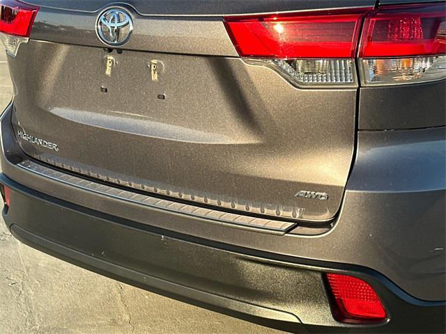 used 2019 Toyota Highlander car, priced at $22,275