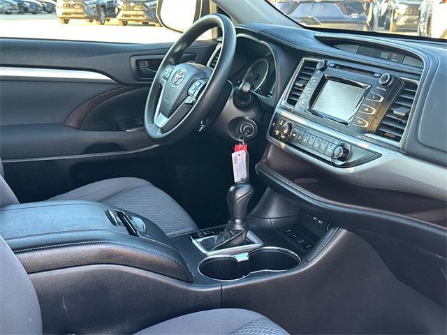 used 2019 Toyota Highlander car, priced at $22,275