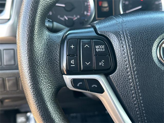 used 2019 Toyota Highlander car, priced at $22,275
