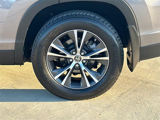 used 2019 Toyota Highlander car, priced at $22,275
