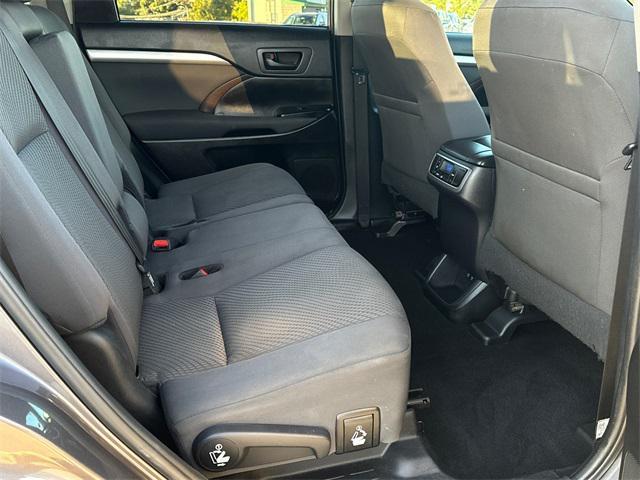 used 2019 Toyota Highlander car, priced at $22,275