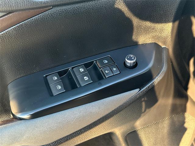 used 2019 Toyota Highlander car, priced at $22,275