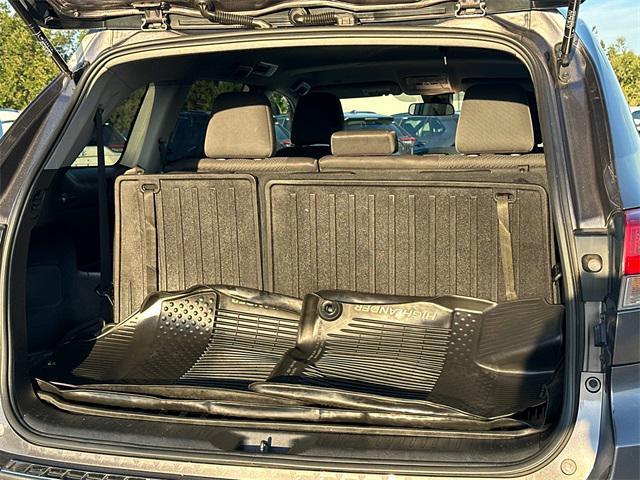 used 2019 Toyota Highlander car, priced at $22,275