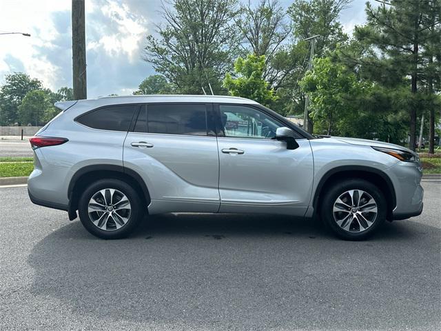 used 2021 Toyota Highlander car, priced at $33,665