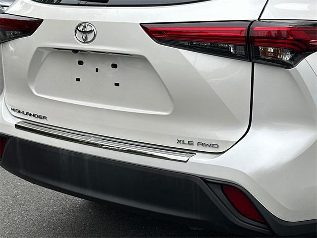 used 2020 Toyota Highlander car, priced at $27,570