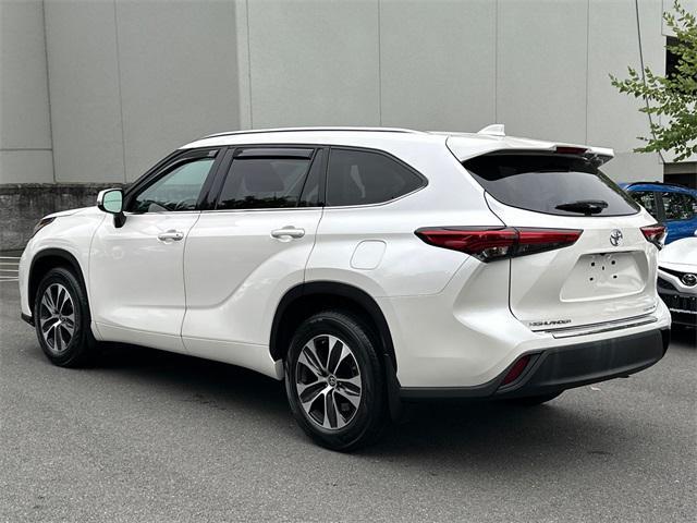 used 2020 Toyota Highlander car, priced at $27,570
