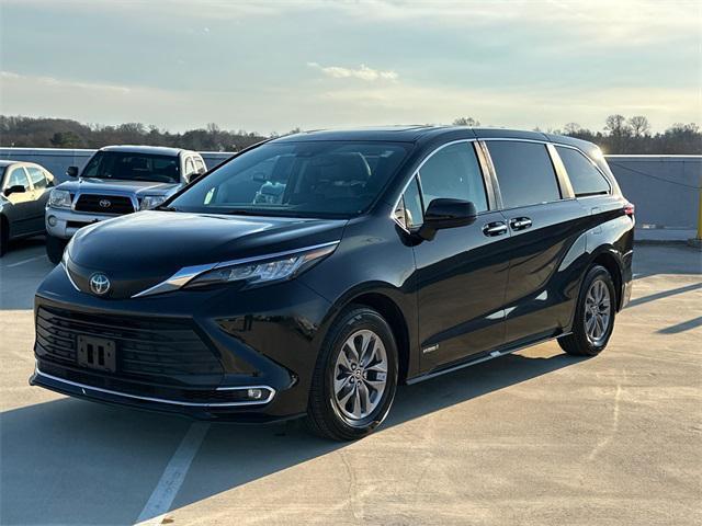 used 2021 Toyota Sienna car, priced at $33,296