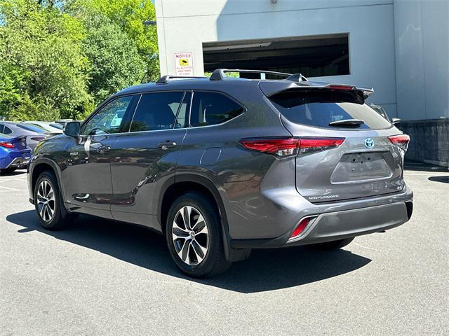 used 2021 Toyota Highlander Hybrid car, priced at $42,000