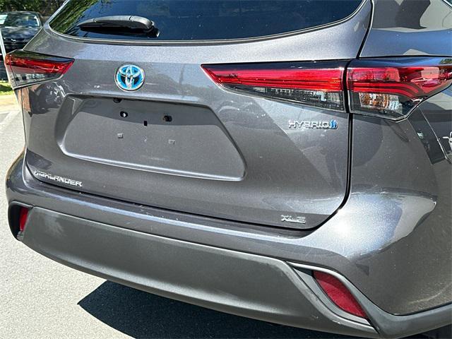 used 2021 Toyota Highlander Hybrid car, priced at $42,000