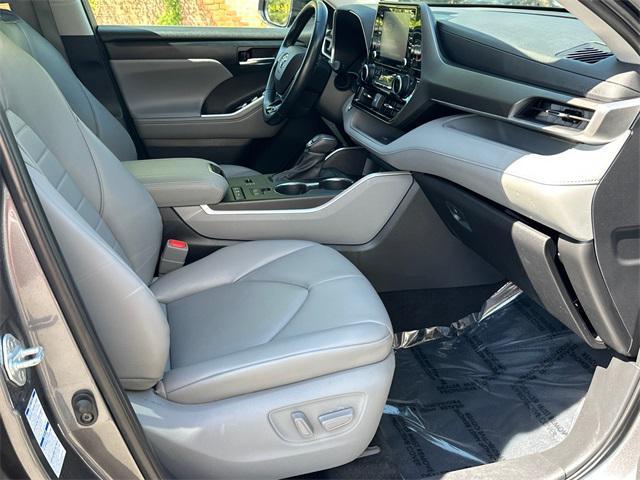 used 2021 Toyota Highlander Hybrid car, priced at $42,000