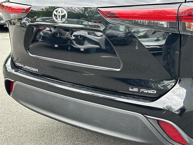 used 2024 Toyota Highlander car, priced at $38,500