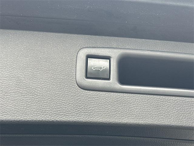 used 2024 Toyota Highlander car, priced at $38,500