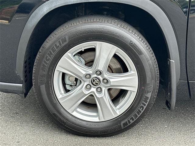used 2024 Toyota Highlander car, priced at $38,500