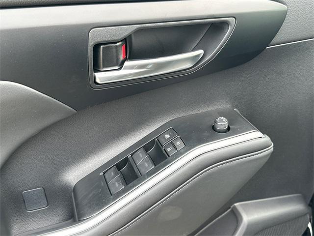 new 2026 Toyota Highlander car, priced at $47,153