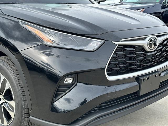 new 2026 Toyota Highlander car, priced at $47,153