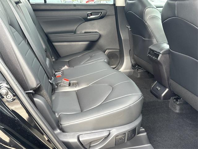 new 2026 Toyota Highlander car, priced at $47,153