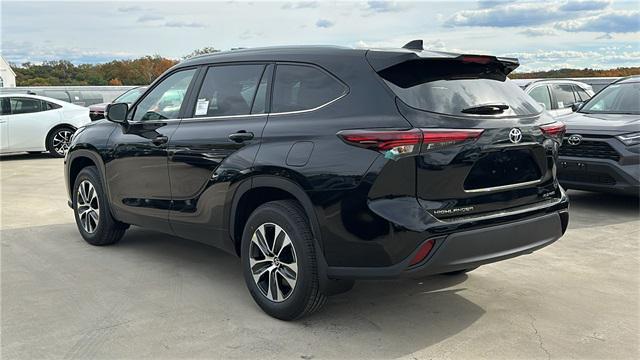 new 2026 Toyota Highlander car, priced at $47,153