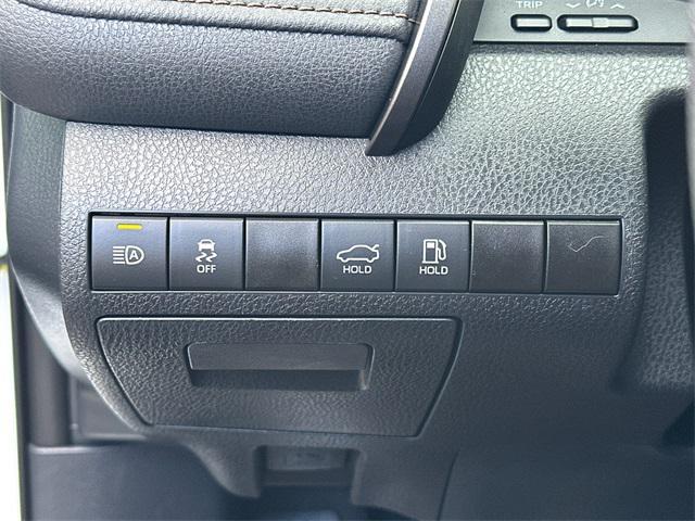 used 2019 Toyota Camry Hybrid car, priced at $23,891