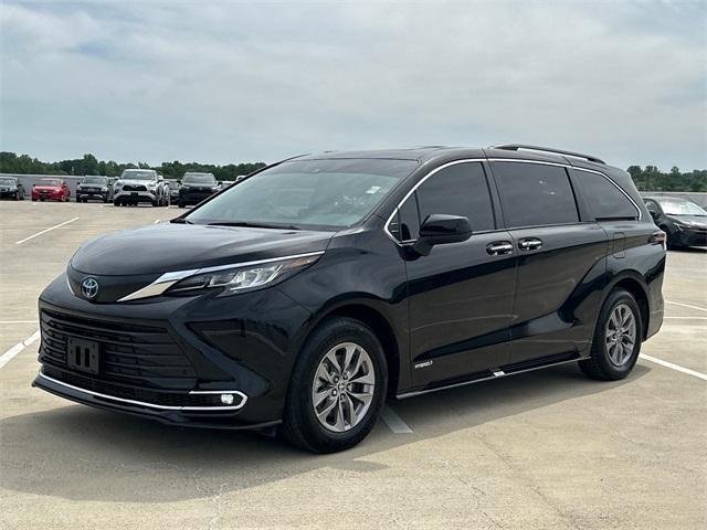 used 2021 Toyota Sienna car, priced at $41,085