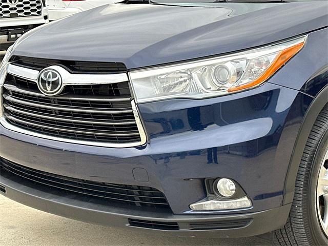 used 2016 Toyota Highlander car, priced at $24,749