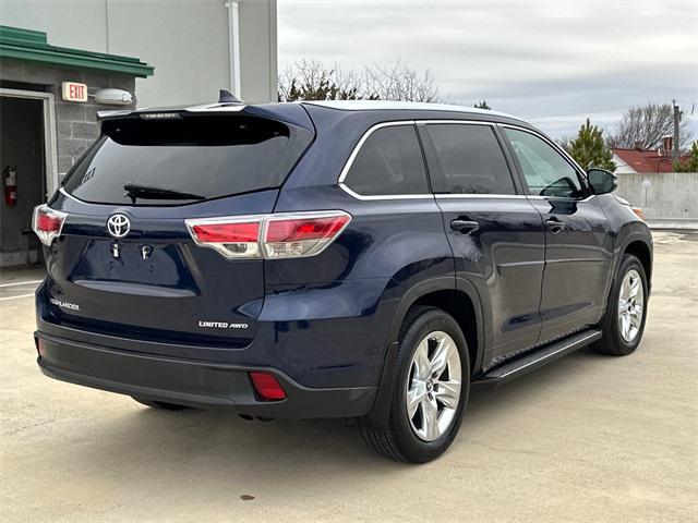 used 2016 Toyota Highlander car, priced at $24,749