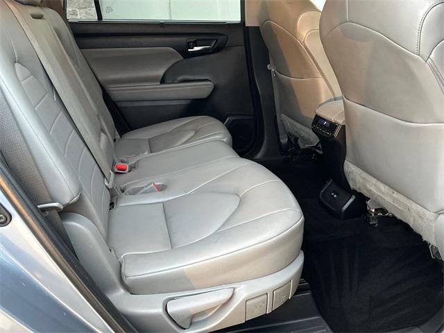 used 2022 Toyota Highlander car, priced at $34,995